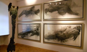 Bogusz Salwiński, „Sacra humanum” – desen, sculptură @ Galeria Autorska Jana Siuty, Cracovia Bogusz Salwiński, „Sacra humanum” – desen, sculptură @ Galeria Autorska Jana Siuty, Cracovia