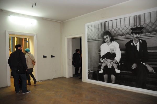 bienala tinerilor artisti - police - foto Lucian Muntean 20