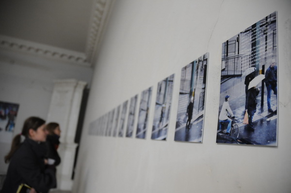 bienala tinerilor artisti - police - foto Lucian Muntean 26