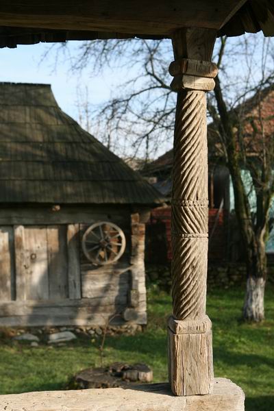 hobita - brancusi -foto lucian muntean 2450