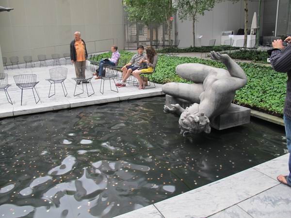 Resize of MoMA curte interioara foto florica prevenda 08