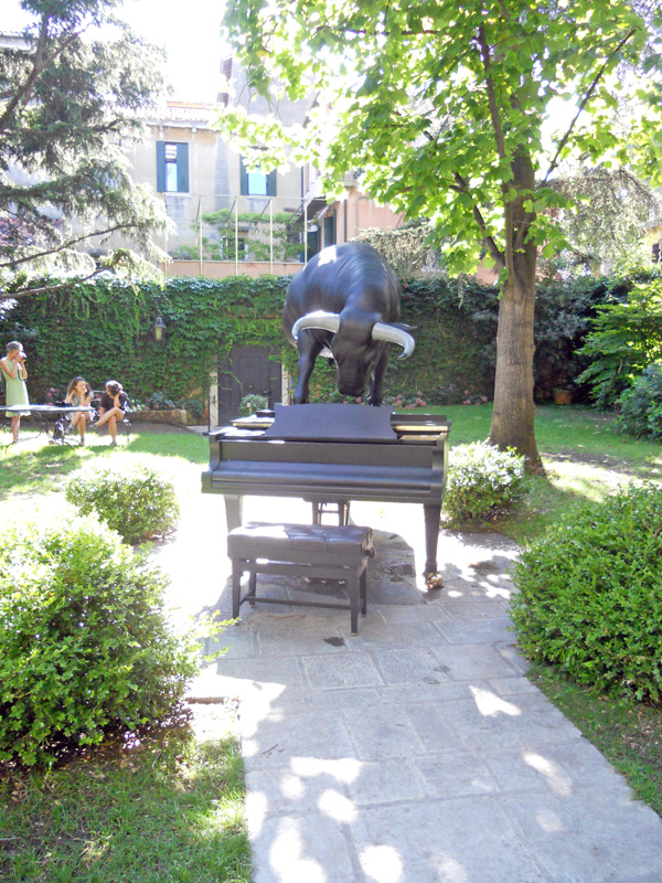 Michael Parekowhai, On First Looking into Chapmans Homer New Zealand Pavilion @ The 54th International Art Exhibition of the Venice Biennale (6)