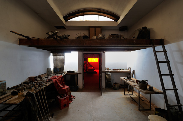 Mike-Nelson-I,-IMPOSTOR-(2011)-Installation,-British-Pavilion;-Venice-Biennale-2011,Photo-by-Cristiano-Corte-©-British-Council-4