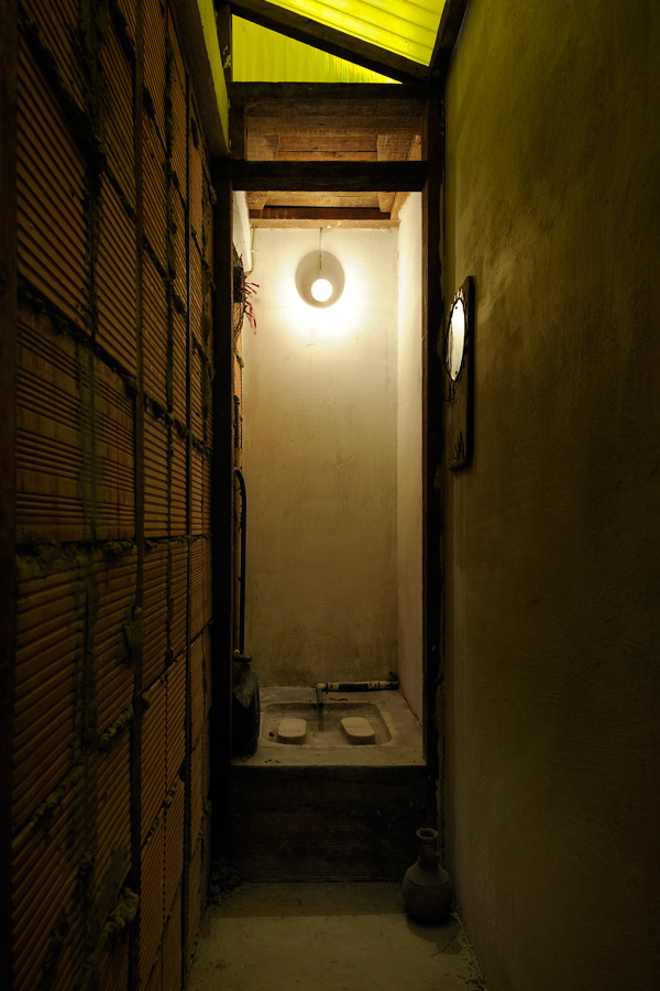 Mike-Nelson-I,-IMPOSTOR-(2011)-Installation,-British-Pavilion;-Venice-Biennale-2011,Photo-by-Cristiano-Corte-©-British-Council-5