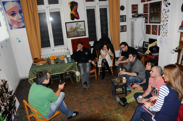 Atelier in tranzitie pantoful-multi-media-proiect-de-cooperare-artistica (1)