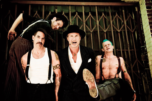Warner-Brothers-Red-Hot-Chili-Peppers-01-06-2011