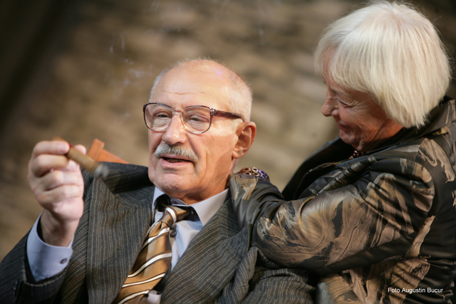 Se reia spectacolul TOŢI FIII MEI de Arthur Miller la Sala Mare a Teatrului Naţional din Bucureşti