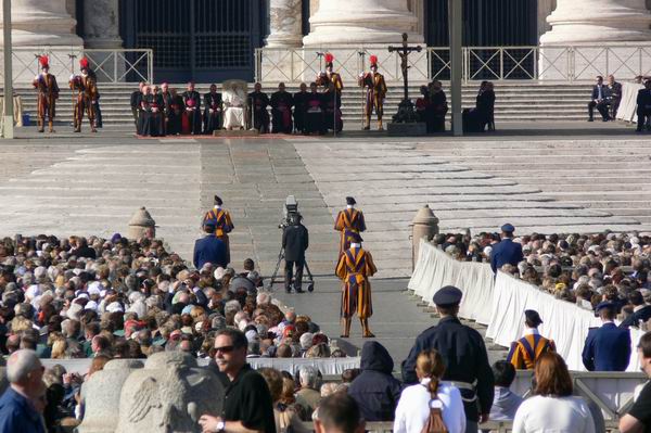 Papa Benedict al XVI si-a anuntat retragerea