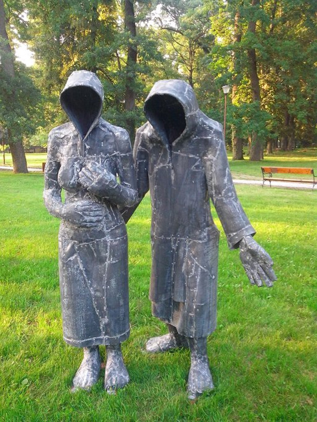 Rezultatele Simpozionului Internaţional de Sculptură ANDEZIT 2013 pot fi admirate la Muzeul Satului Bănăţean