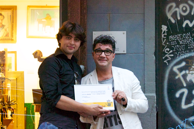 PO’ARTA” este lucrarea care a câştigat marele premiu la secţiunea Design/Design de obiect la Anuala de Arhitectură-Bucureşti 2013