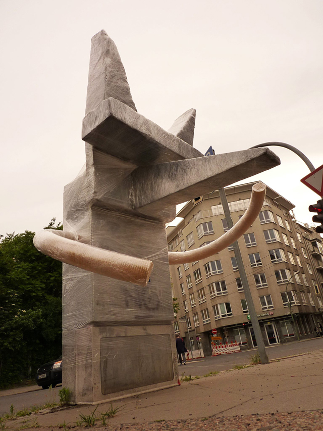 Guerilla Street Artists Make Cling Wrap Sculptures in Berlin (3)