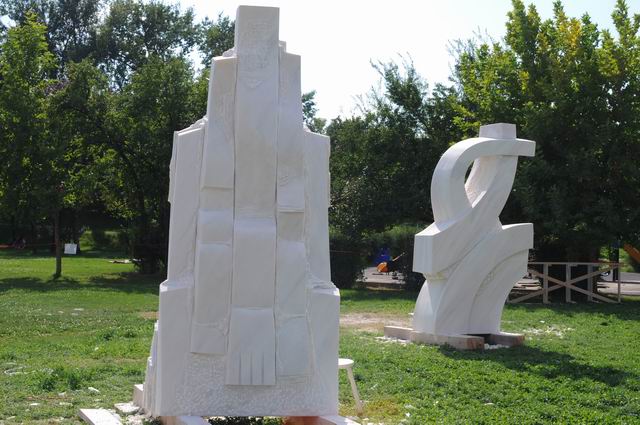 Resize of corneliu tache - tabara sculptura mileniului 3 - parc titan LM_0305