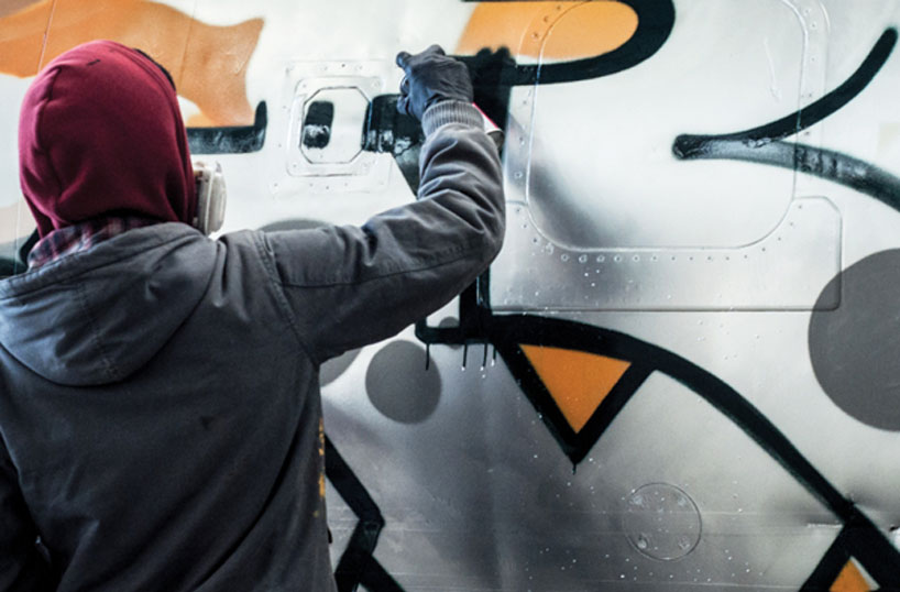 hangfire-painted-plane-designboom-11