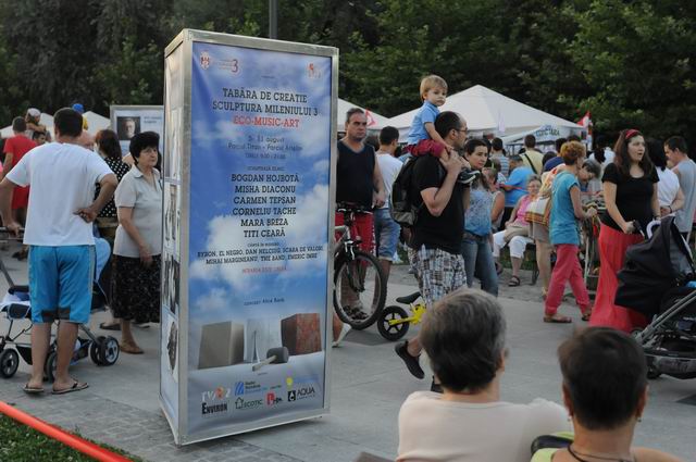 tabara sculptura mileniului 3 - concert margineanu parc titan LM_0002