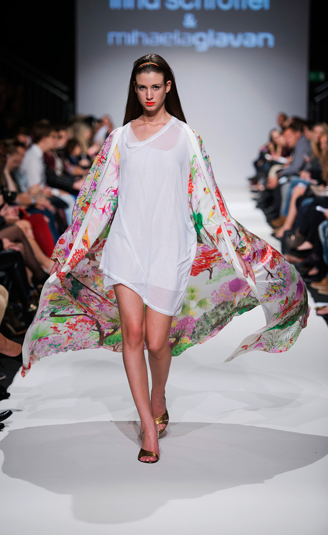 MQ-VIENNA-FASHION-WEEK---Irina-Schrotter-&-Mihaela-Glavan-(4)