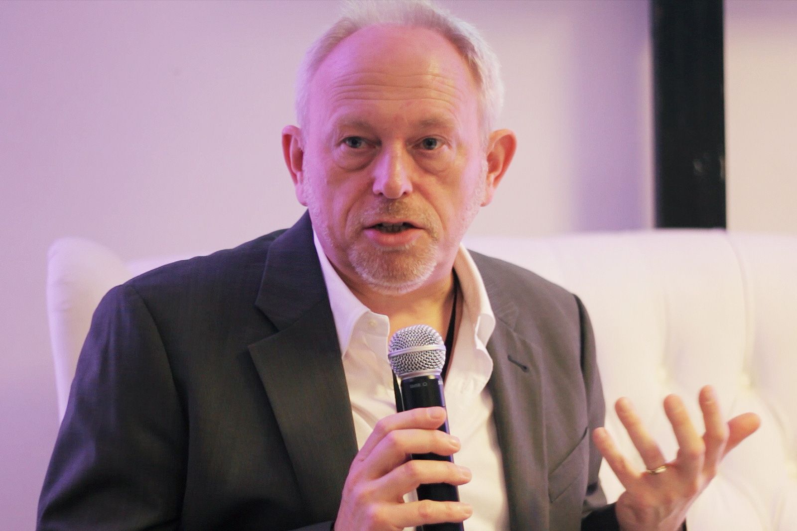 Andrew Senior, expert în economie creativă la UNESCO, în deschiderea Forumului Industriilor Creative din București