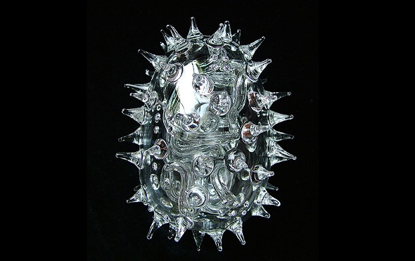 Truly-Breathtaking-Glass-Sculptures-Of-Deadly-Viruses-By-Luke-Jerram-19