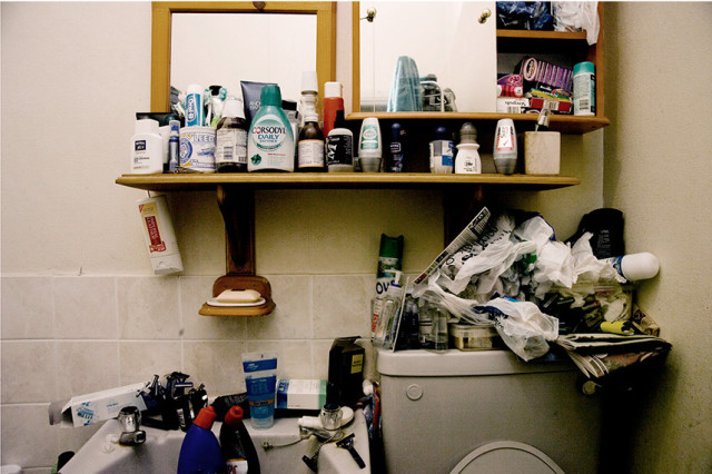The-Art-of-Keeping-Bathroom1-640x426