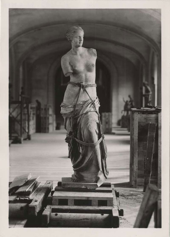 venus-de-milo-prepared-for-transport-world-war-2