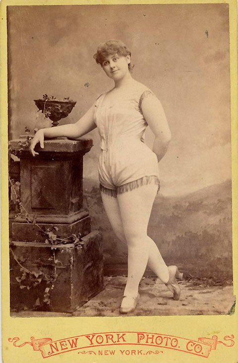 1890-exotic-dancer-1