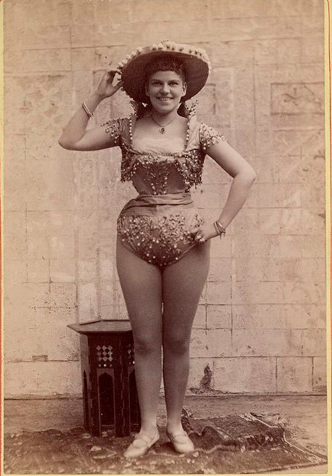 1890-exotic-dancer-3
