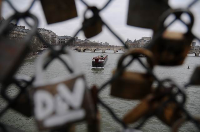 paris - pont des arts foto lucian muntean LM0_02