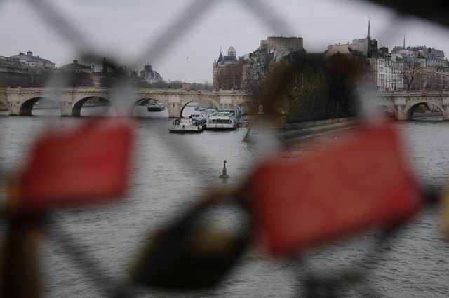 paris - pont des arts foto lucian muntean LM0_05
