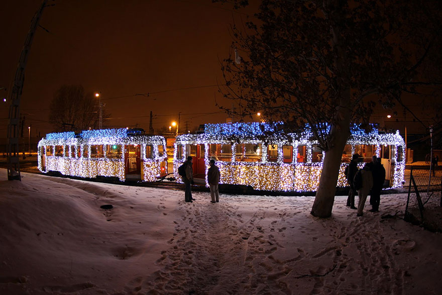 budapest-christmas-tram-10