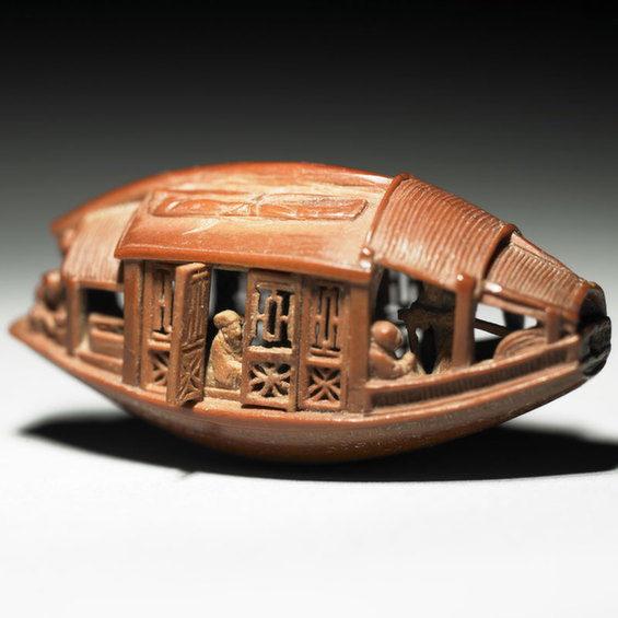 carved-olive-pit-from-1737-by-chen-tsu-chang-chiing-dynasty-2