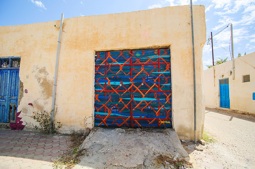 150-artists-tunisian-village-open-air-art-museum-designboom-15
