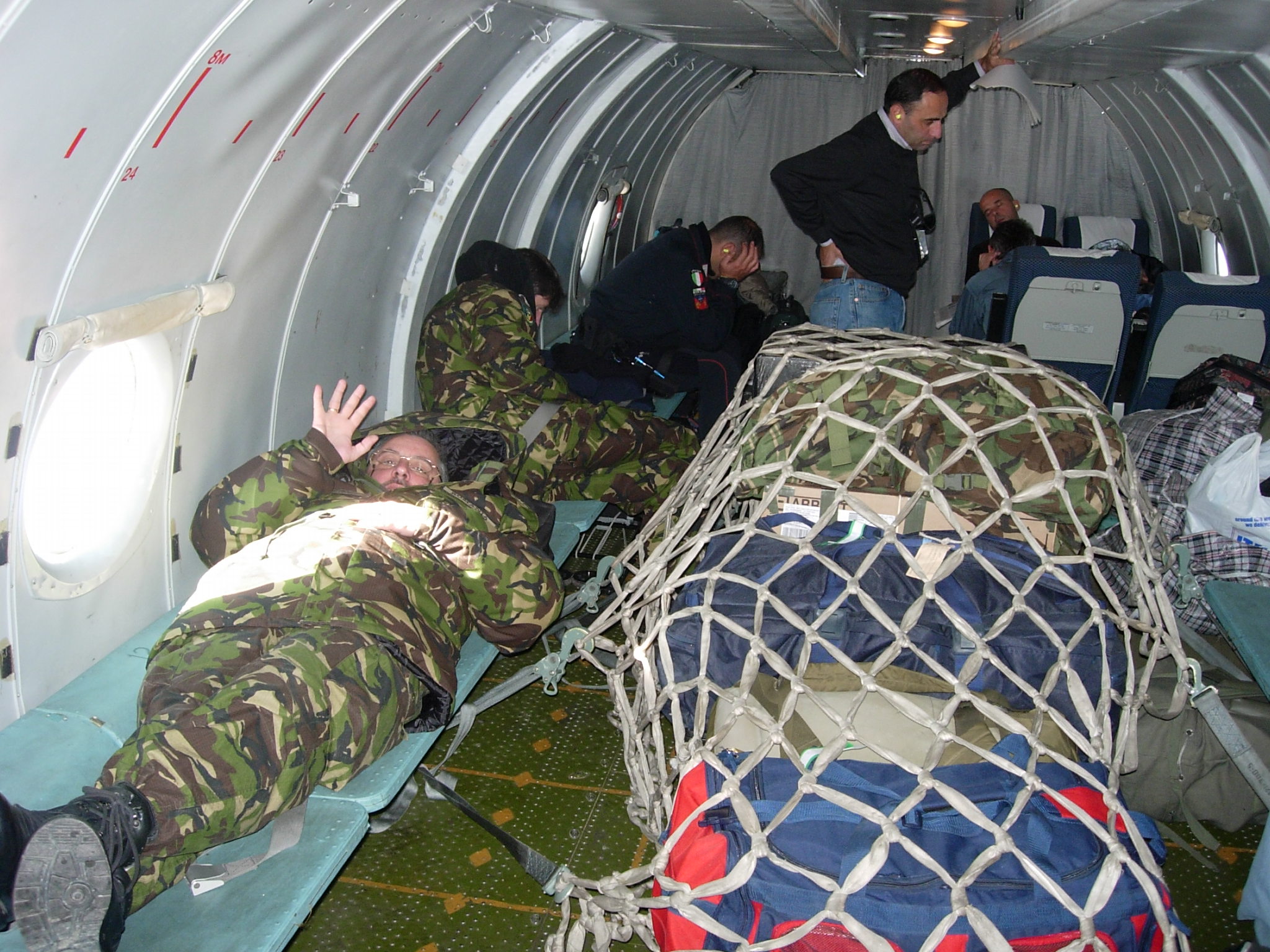 26 Intr-un Antonov zburand dintr-o capitala iugoslava intr-alta