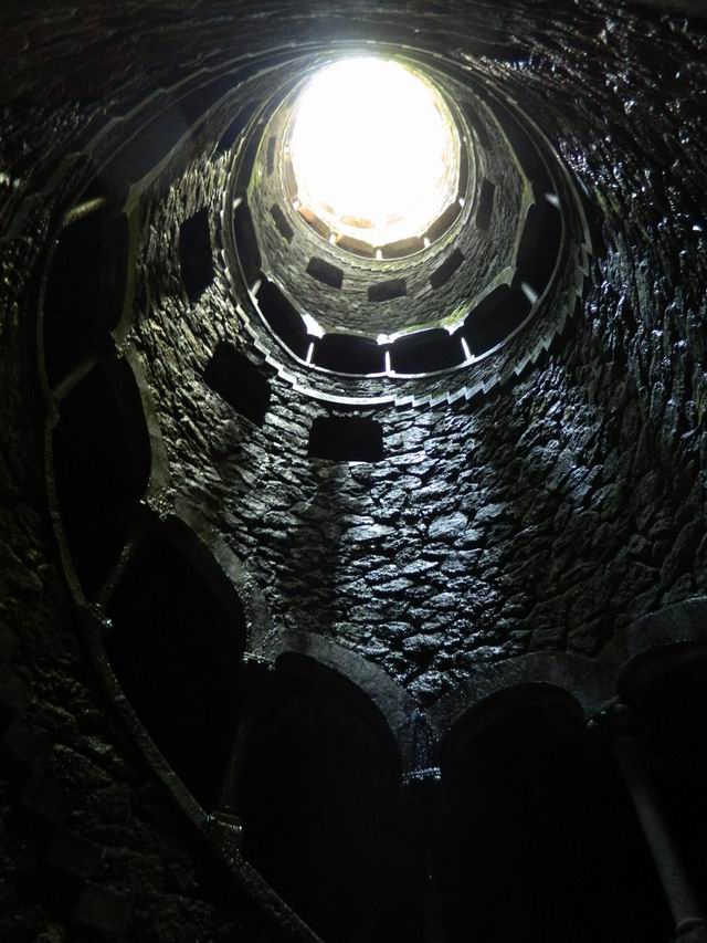Resize of 24 Magie si mister in Quinta de Regaleira