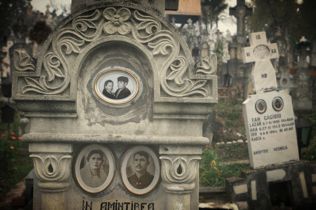 foto ceramica - monument funerar - cilitir boteni - arges - foto lucian muntean 001