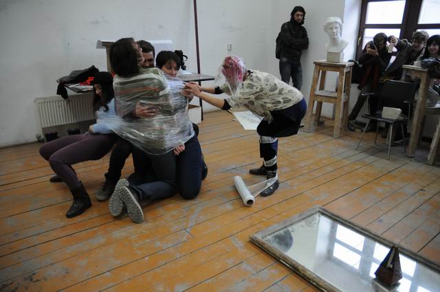 performance - facultatea sculptura foto lucian muntean 21