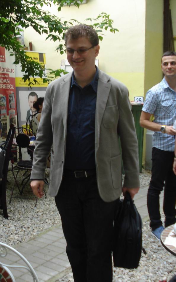 Resize of 3 Daniel Cristea Enache mereu cald si zambitor