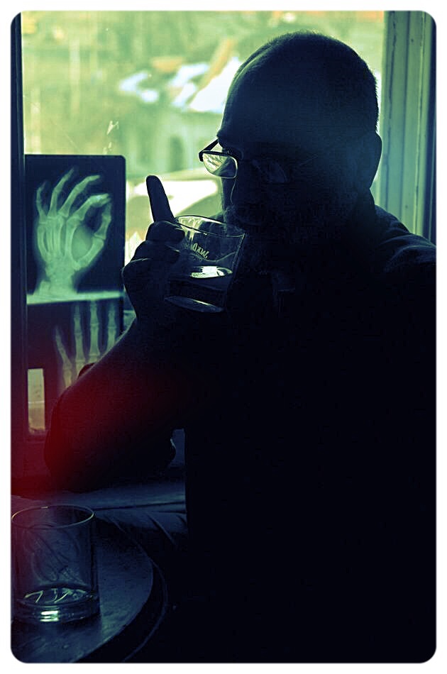 Portret la fereastra