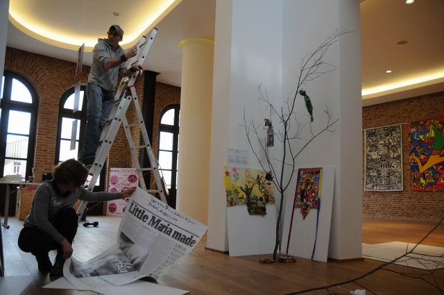 have a look in to my life - roma art exhibition - arcub bucharest - photo lucian muntean_0006