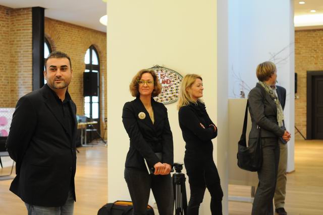 have a look in to my life - roma art exhibition - arcub bucharest - photo lucian muntean_0034