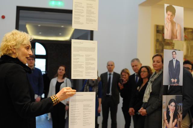 have a look in to my life - roma art exhibition - arcub bucharest - photo lucian muntean_0041