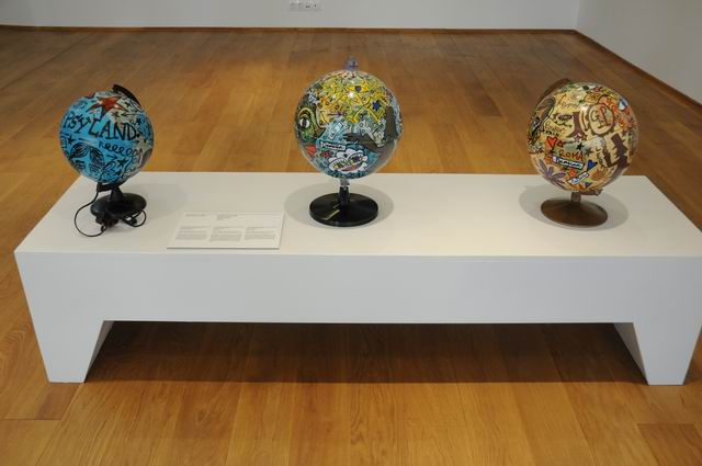 have a look in to my life - roma art exhibition - arcub bucharest - photo lucian muntean_0047