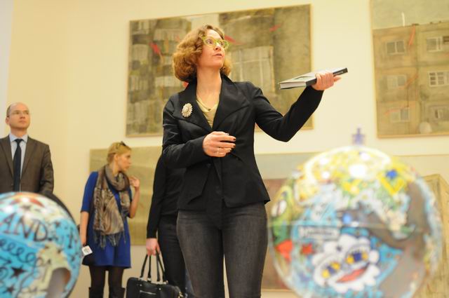 have a look in to my life - roma art exhibition - arcub bucharest - photo lucian muntean_0049