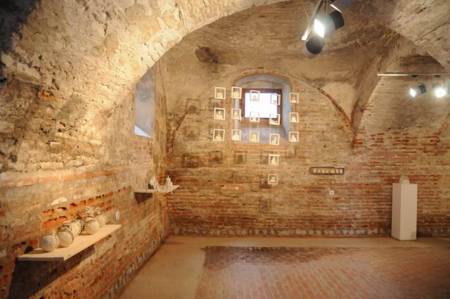 eugenia pop - ceramica - habitat cu semne - raluca baloiu - foto lucian muntean_0002