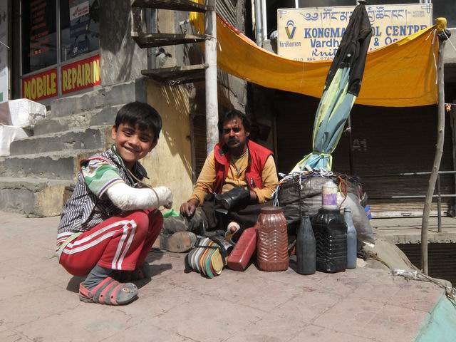 Resize of 04 oameni leh 004