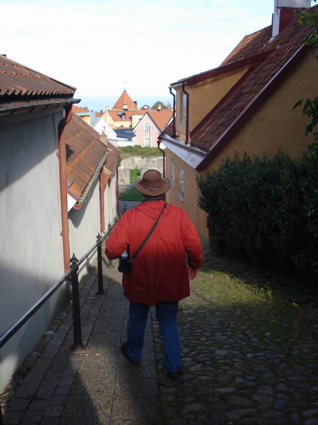 Resize of 20 Desi la malul marii, Visby e un oras in panta