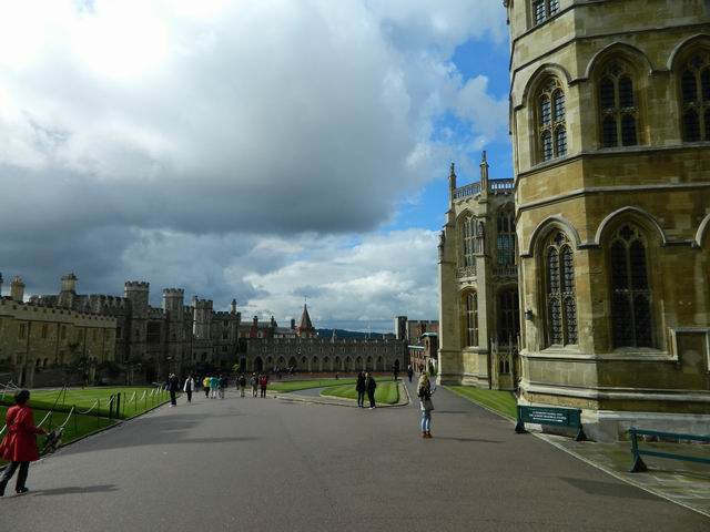 Resize of 25 Spre iesirea din castel