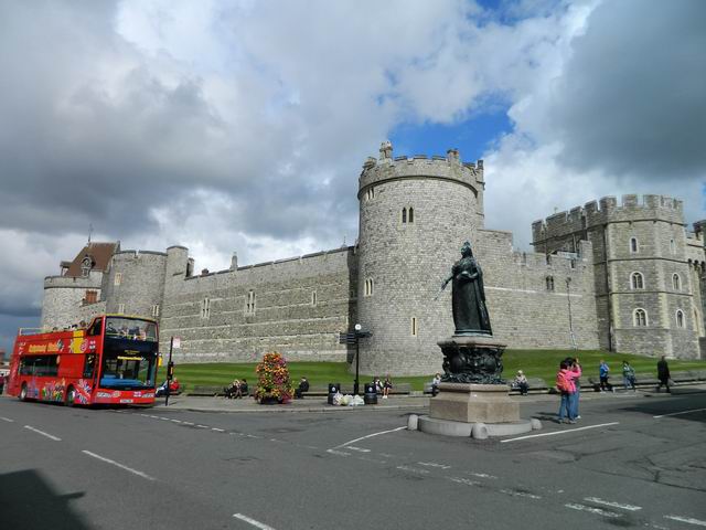 Resize of 36 Statuia reginei Victoria