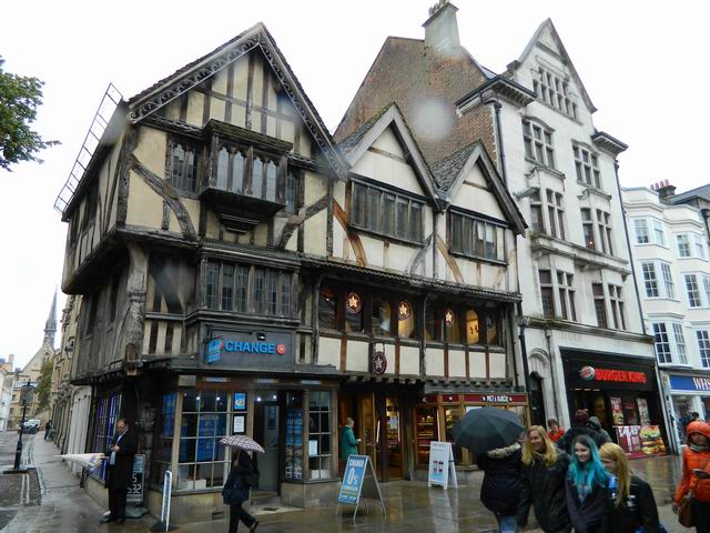 Resize of 4 Una din cele mai fermecatoare cladiri din Oxford