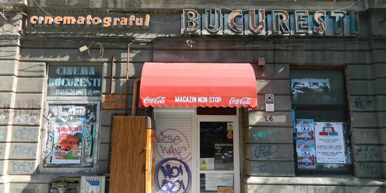 Între STAS și Kitsch