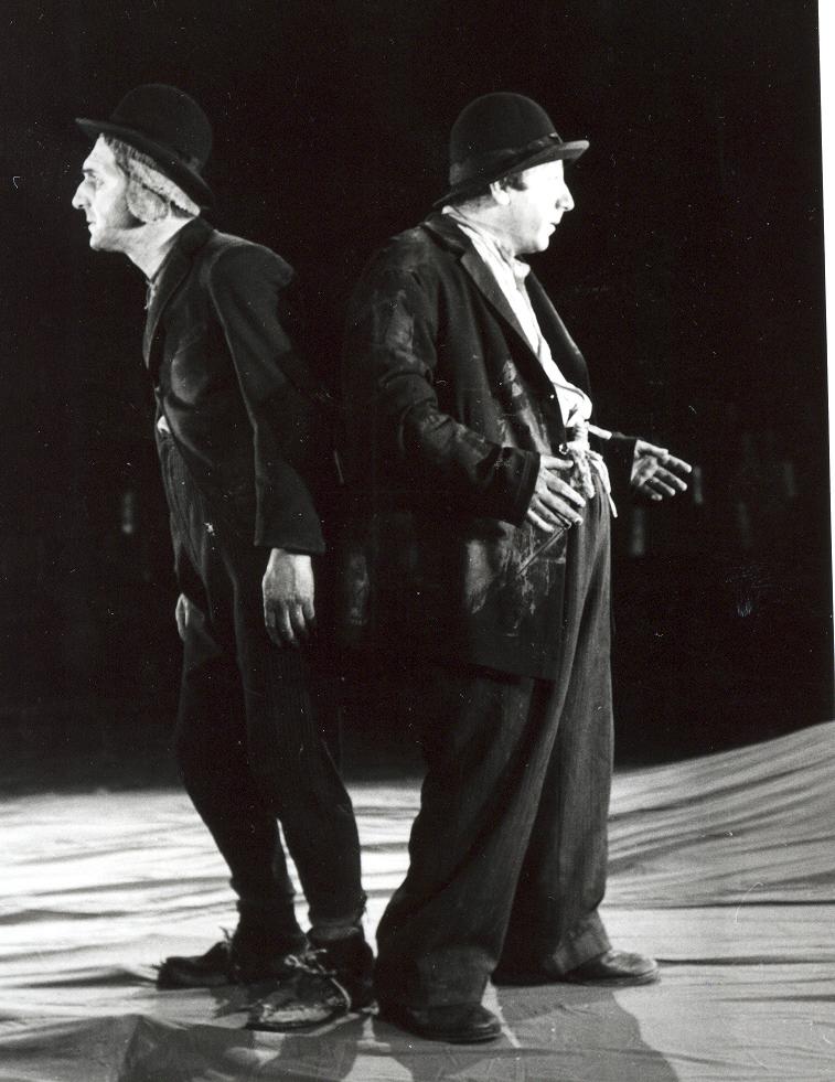 Asteptandu.l pe Godot. cu Dinica