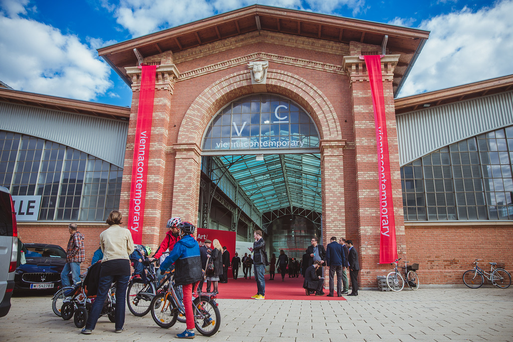 marx_halle_outside-c-viennacontemporary_photo-aleksander-muashkin